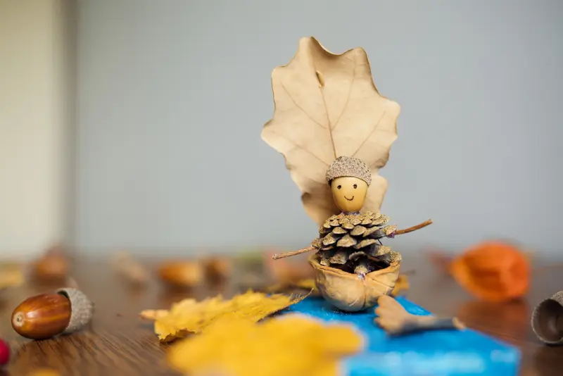 Creatief met kastanjes, dennenappels en bladeren: 5 leuke knutsels voor kids